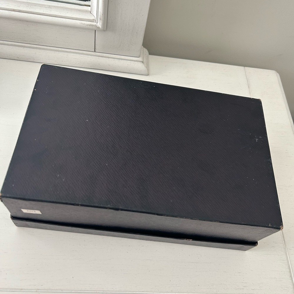 Prada Black Shoe Box with Gold Logo - Picture 6 of 7